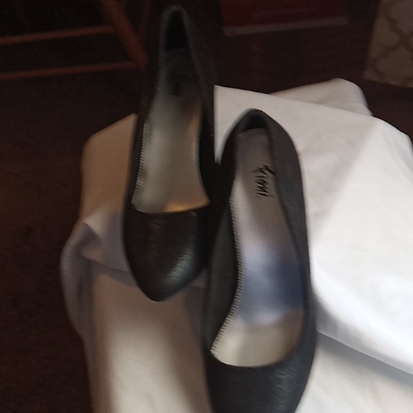 High heels - Picture 1 of 4